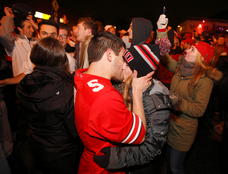 Illustration for article titled Police Use Tear Gas, Pepper Spray To Break Up OSU Celebrations